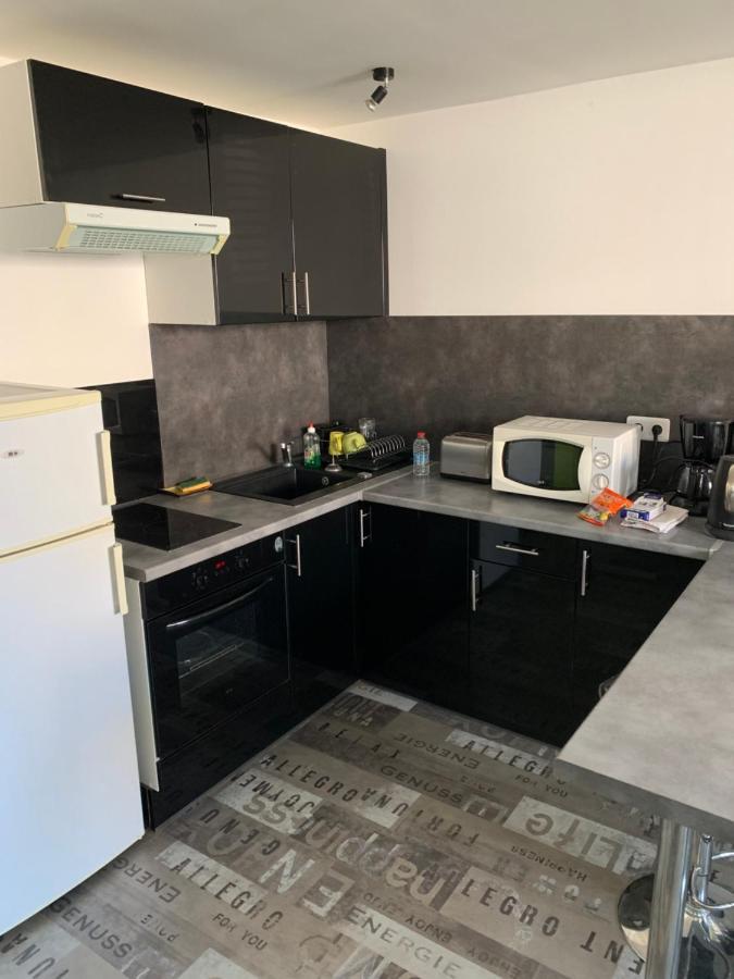 Appartement Tout Confort En Mezzanine A 20Mn A Pied Du Centre-Ville Avec Tv Et Wifi Ла-Рошель Экстерьер фото
